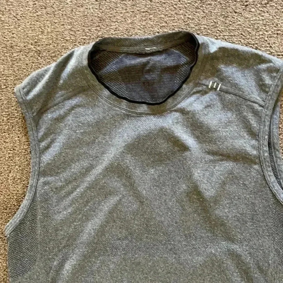 Lululemon swift tech muscle tank - Picture 4 of 8